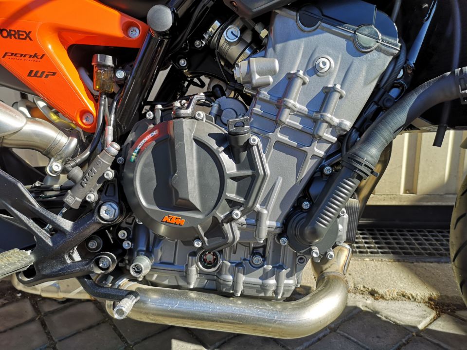 KTM 890 DUKE GP 4