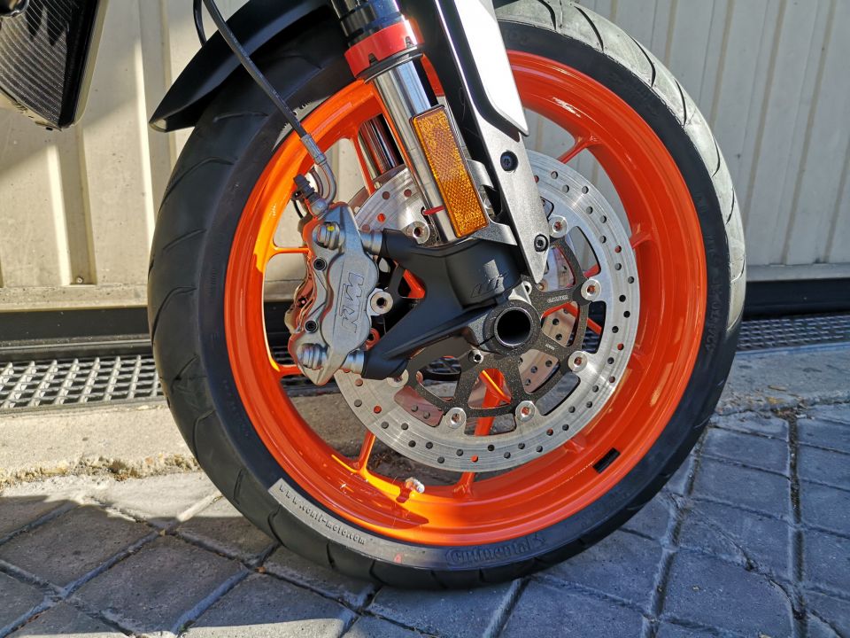 KTM 890 DUKE GP 4