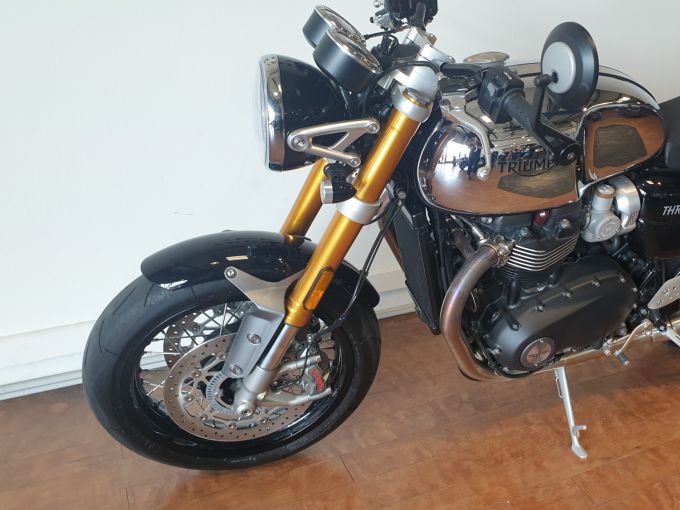 TRIUMPH THRUXTON 1200 RS 4