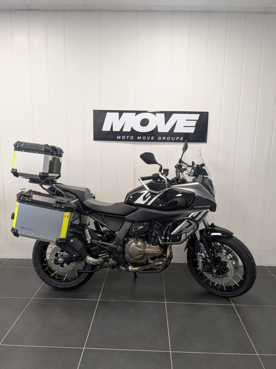 QJ MOTOR SRT 600 SX Touring 4