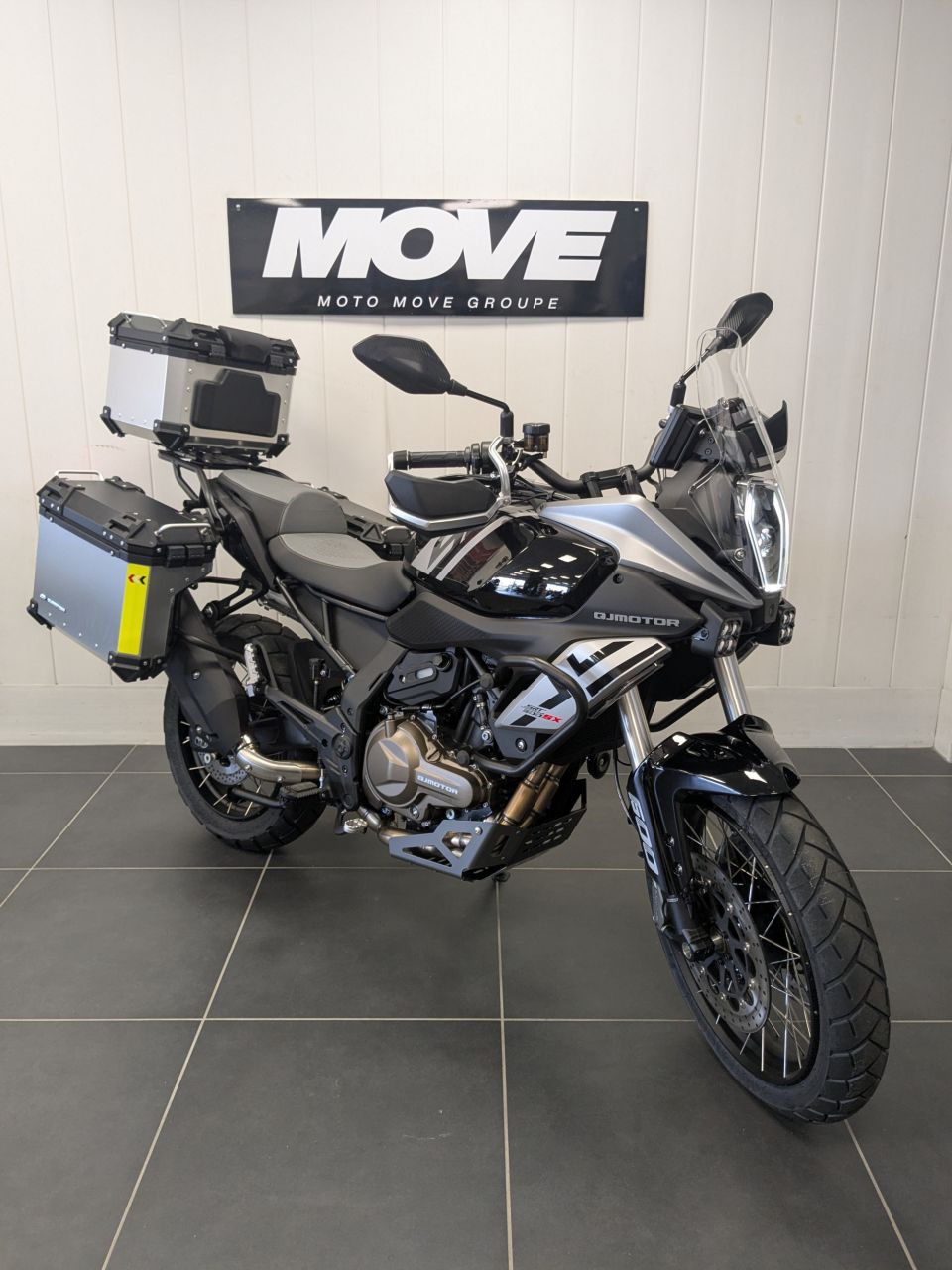 QJ MOTOR SRT 600 SX Touring 4