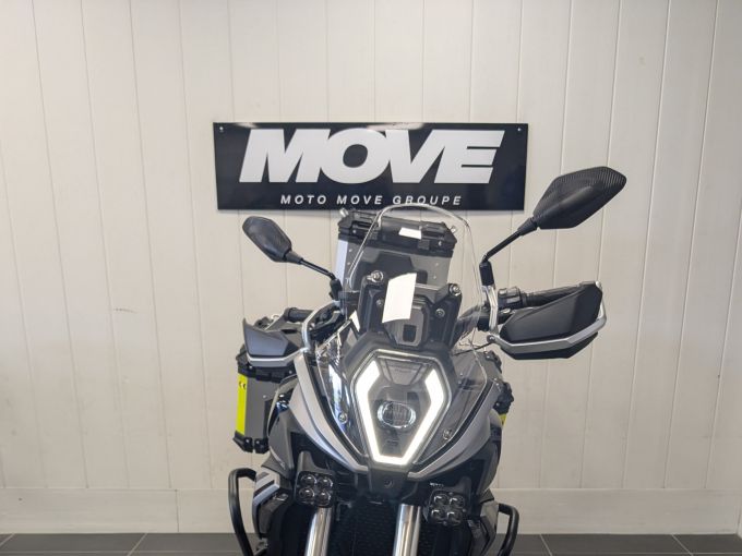 QJ MOTOR SRT 600 SX Touring 4