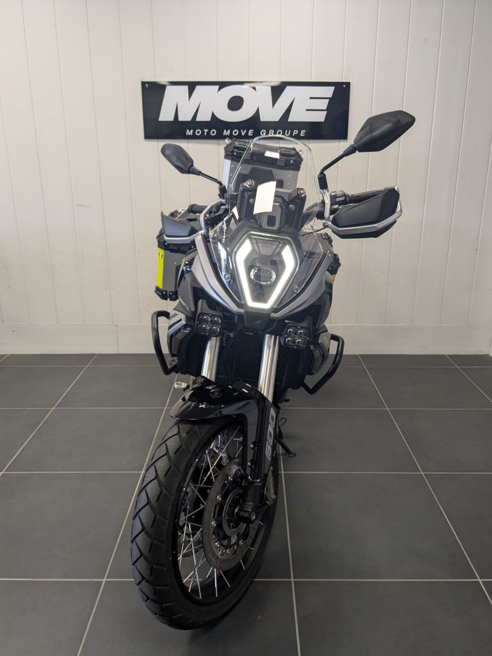 QJ MOTOR SRT 600 SX Touring 4