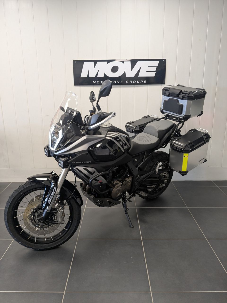 QJ MOTOR SRT 600 SX Touring 4