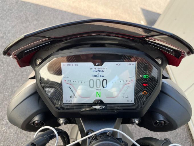 TRIUMPH STREET TRIPLE 765 RS 4