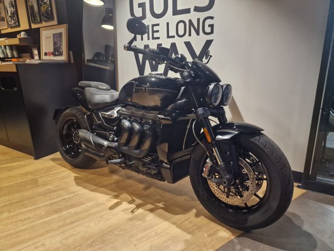 TRIUMPH ROCKET 3 R STORM 4