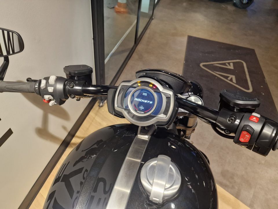 TRIUMPH ROCKET 3 R STORM 4