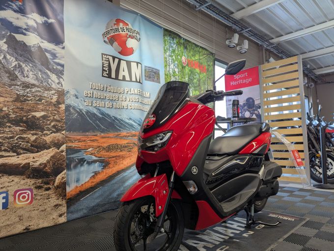 YAMAHA NMAX 125 4