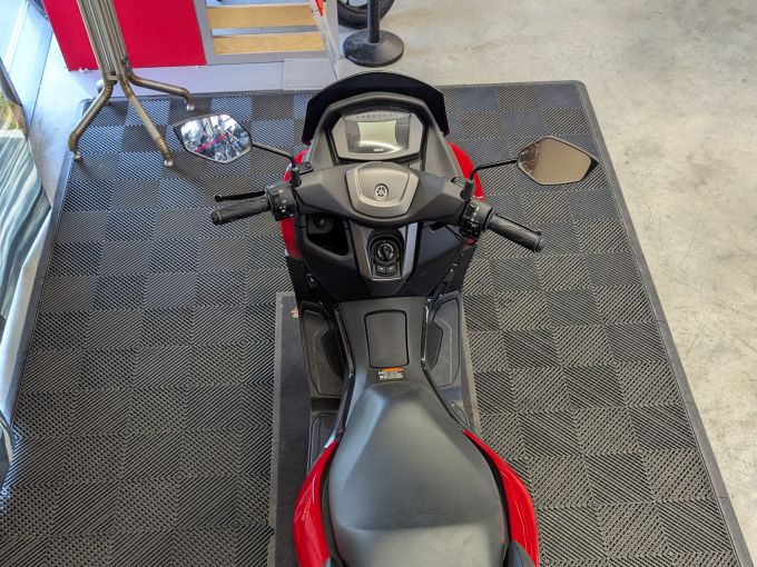 YAMAHA NMAX 125 4