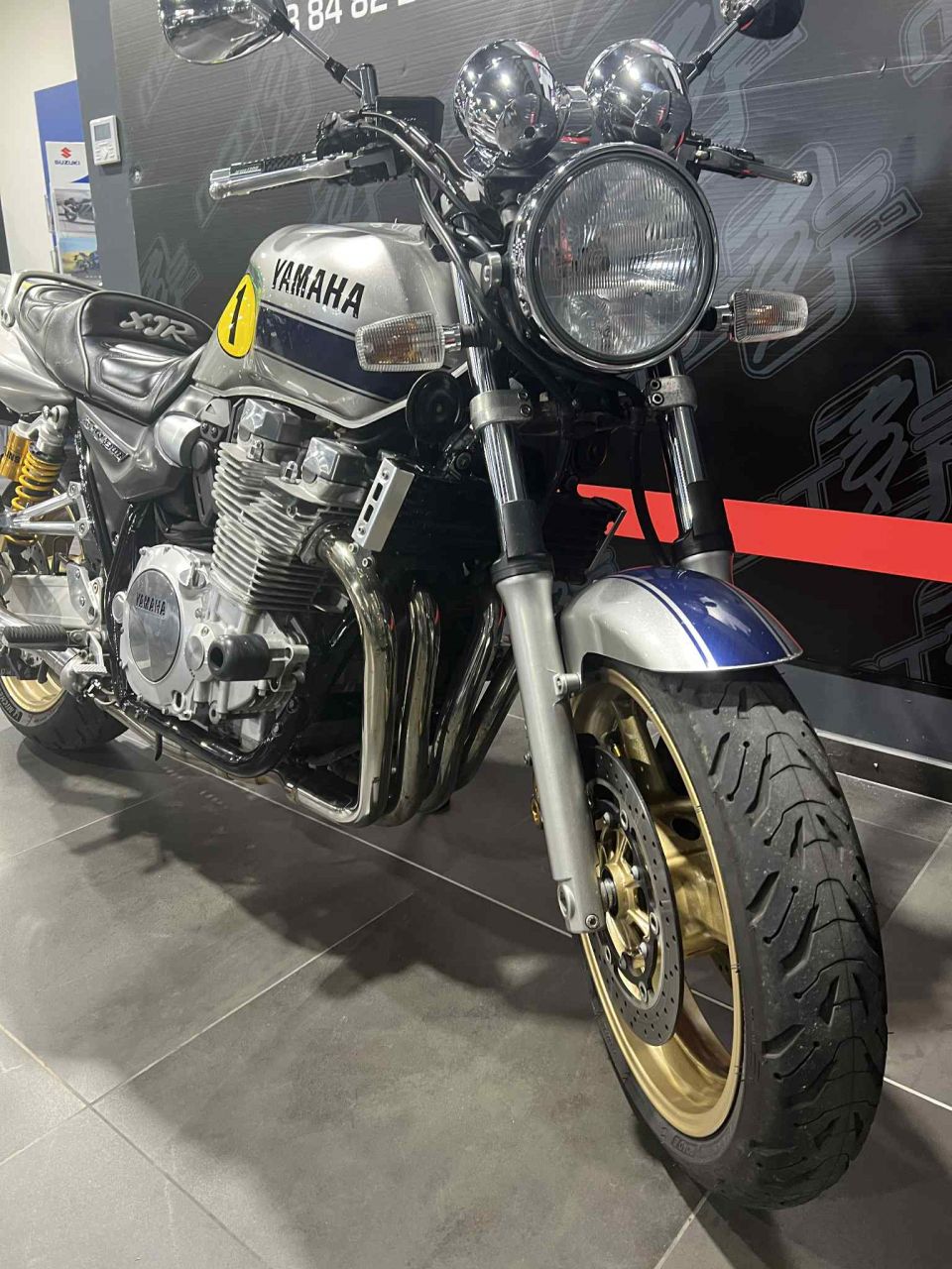 YAMAHA XJR 1300 SP 4