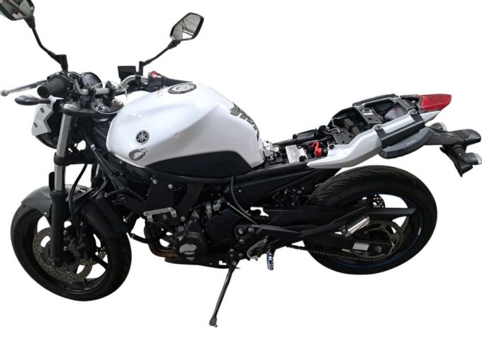 YAMAHA XJ6 4