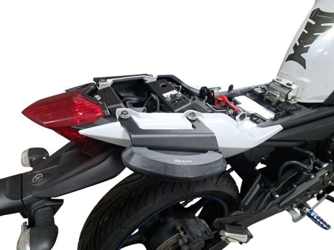 YAMAHA XJ6 4