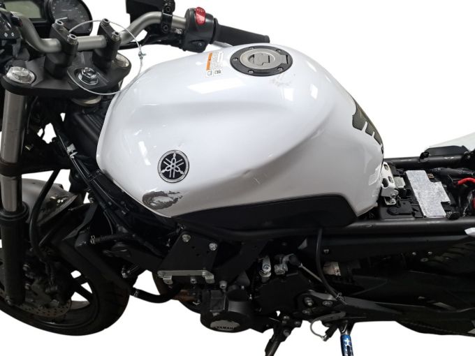 YAMAHA XJ6 4