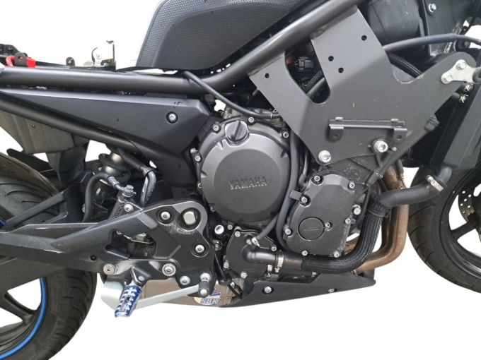 YAMAHA XJ6 4