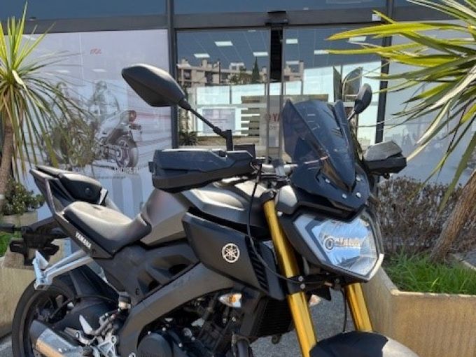 YAMAHA MT-125 4