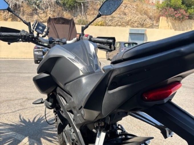 YAMAHA MT-125 4