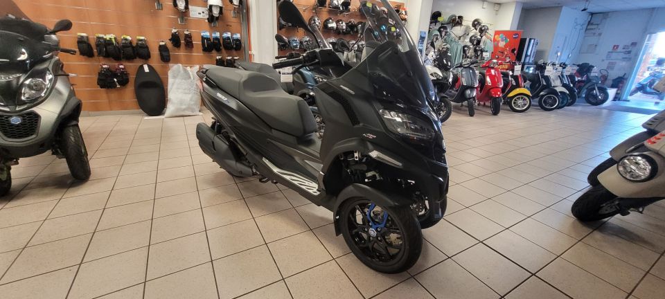 PIAGGIO MP3 400 HPE SPORT ABS ASR 4