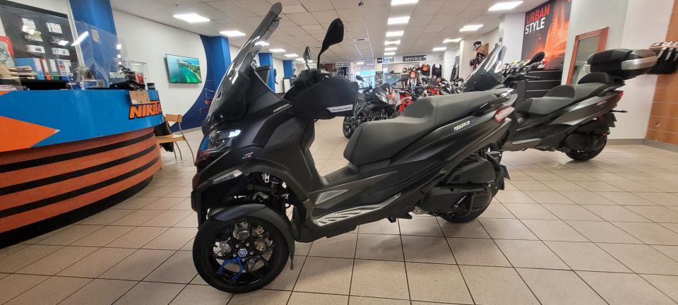 PIAGGIO MP3 400 HPE SPORT ABS ASR 4