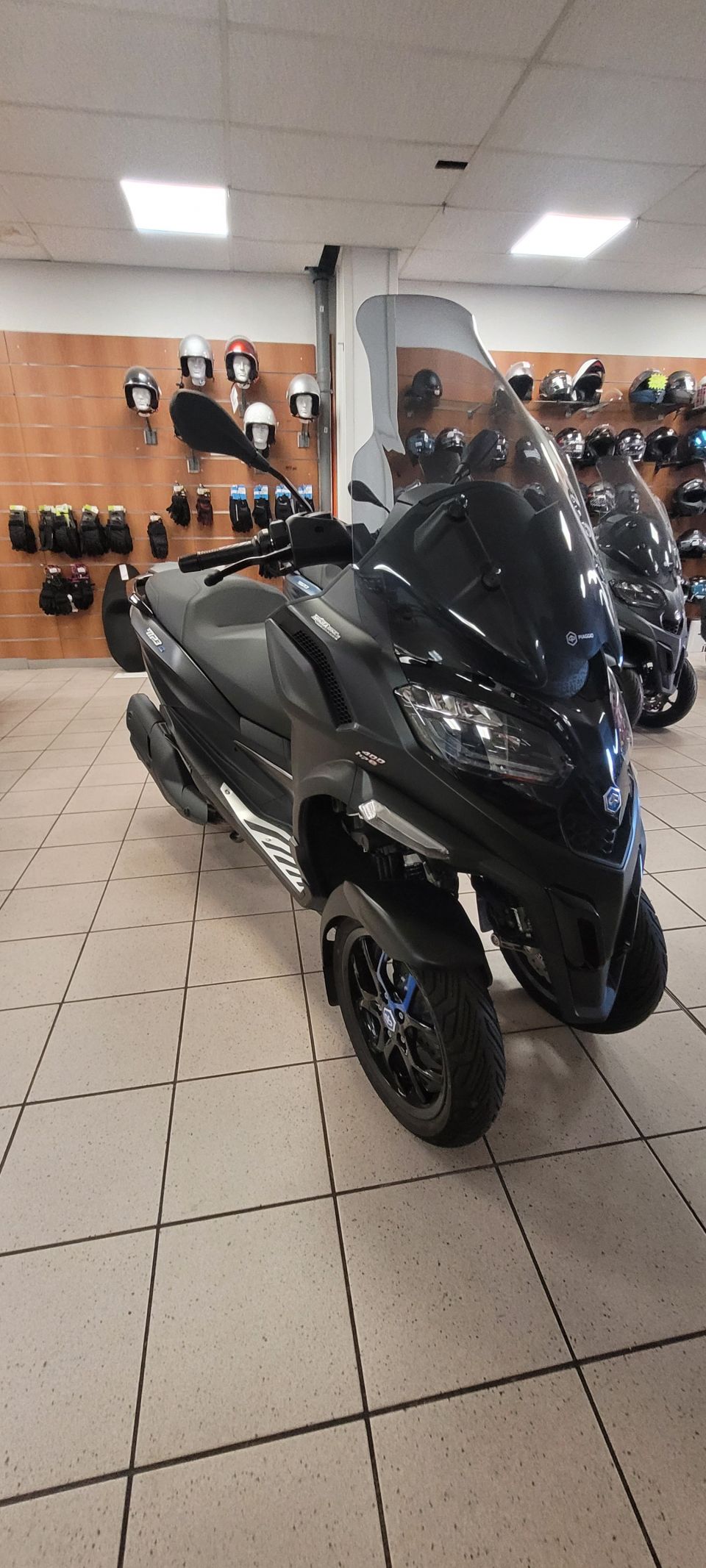 PIAGGIO MP3 400 HPE SPORT ABS ASR 4
