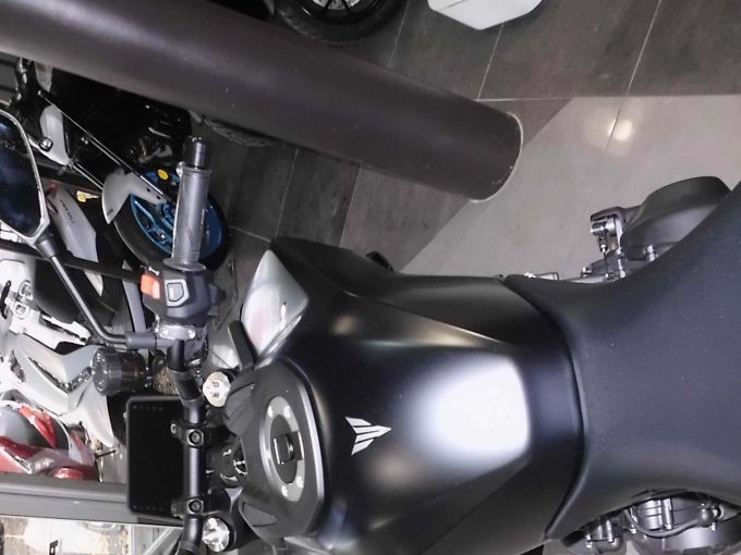 YAMAHA MT-09 4