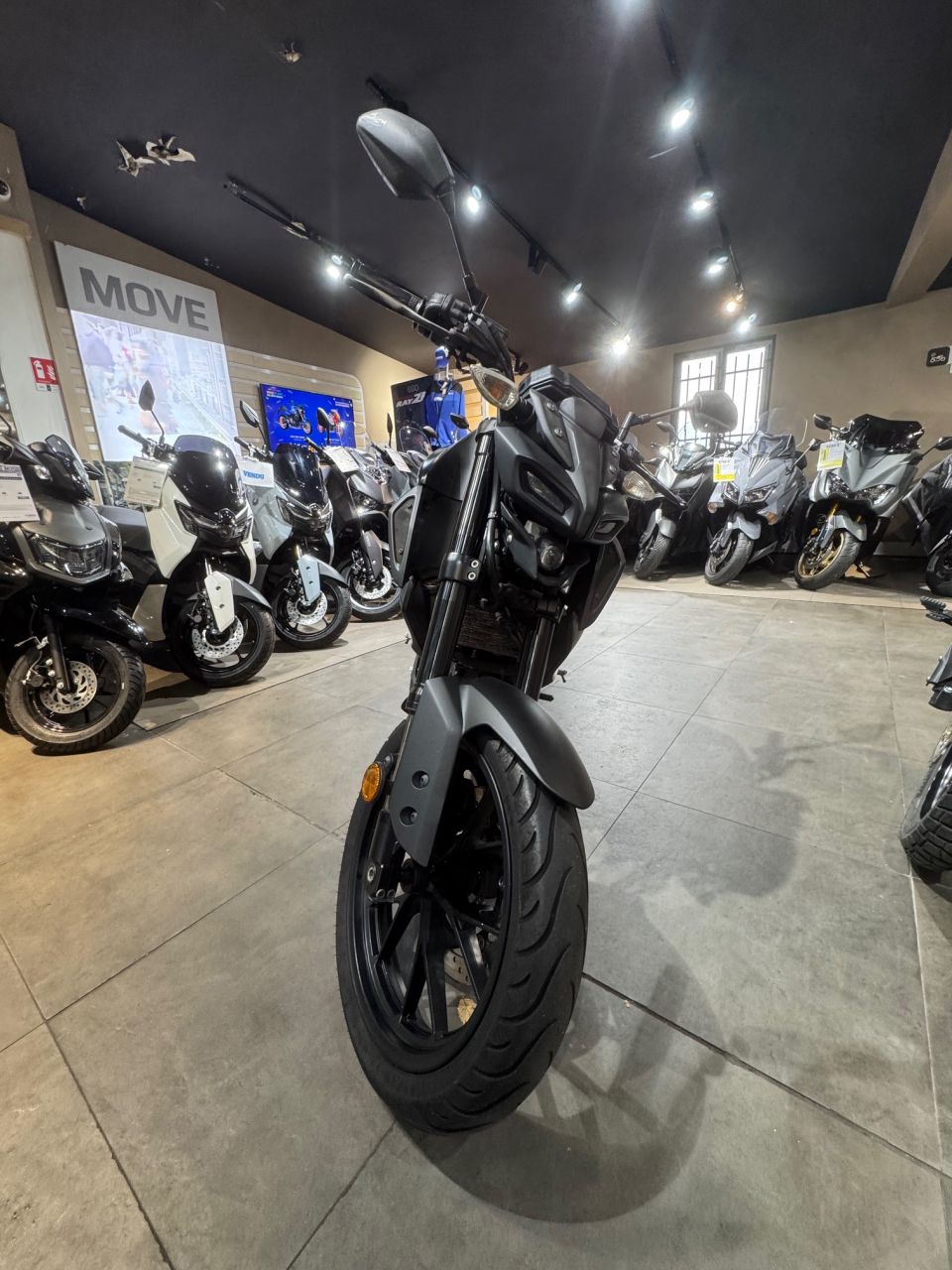 YAMAHA MT-125 ABS 4