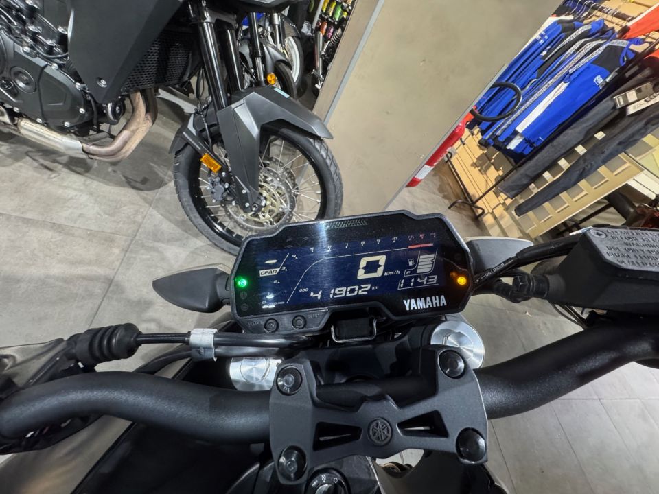 YAMAHA MT-125 ABS 4