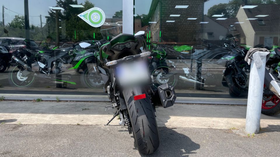 KAWASAKI NINJA 1100 SX SE 4