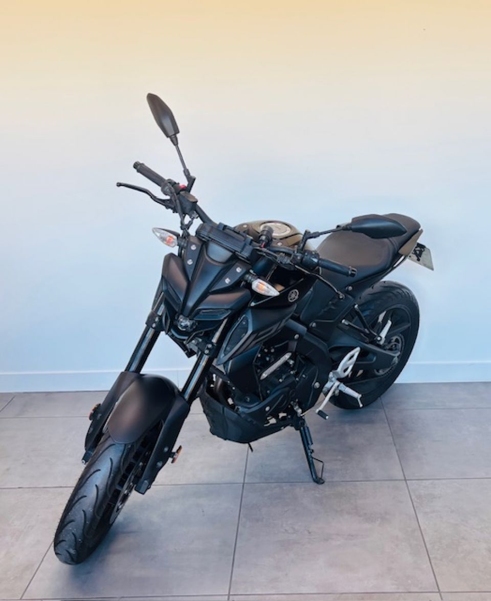 YAMAHA MT-125 ABS 4
