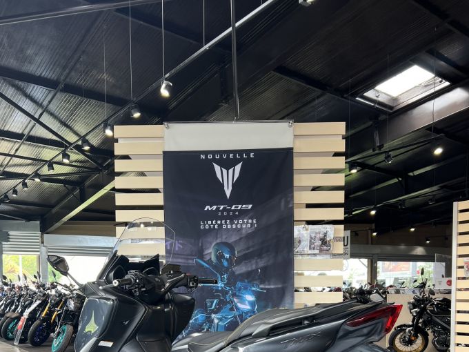 YAMAHA XP T-MAX 560 TECH MAX 4