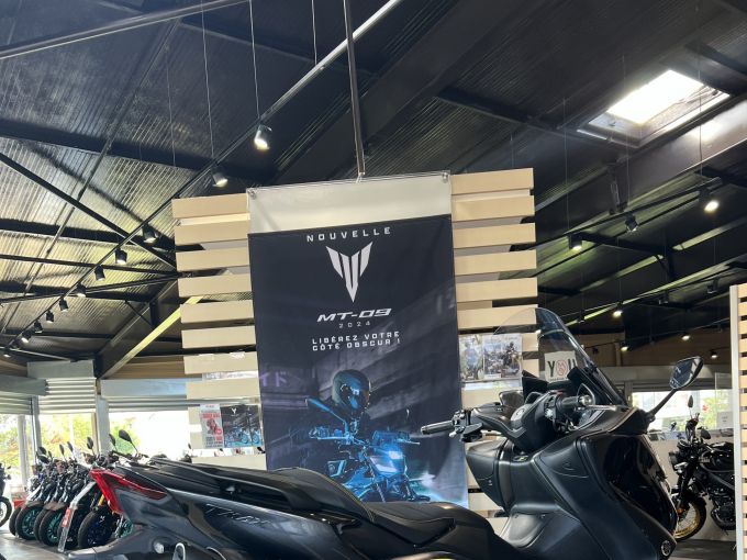 YAMAHA XP T-MAX 560 TECH MAX 4