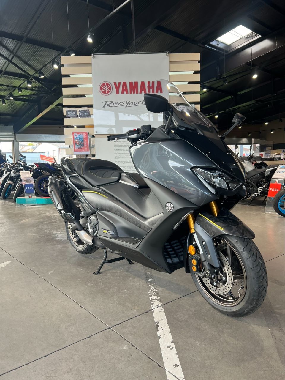 YAMAHA XP T-MAX 560 TECH MAX 4