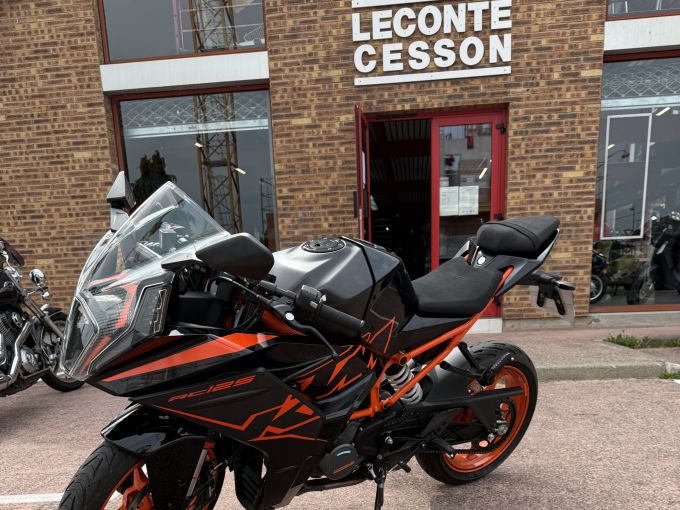 KTM RC 125 ABS 4