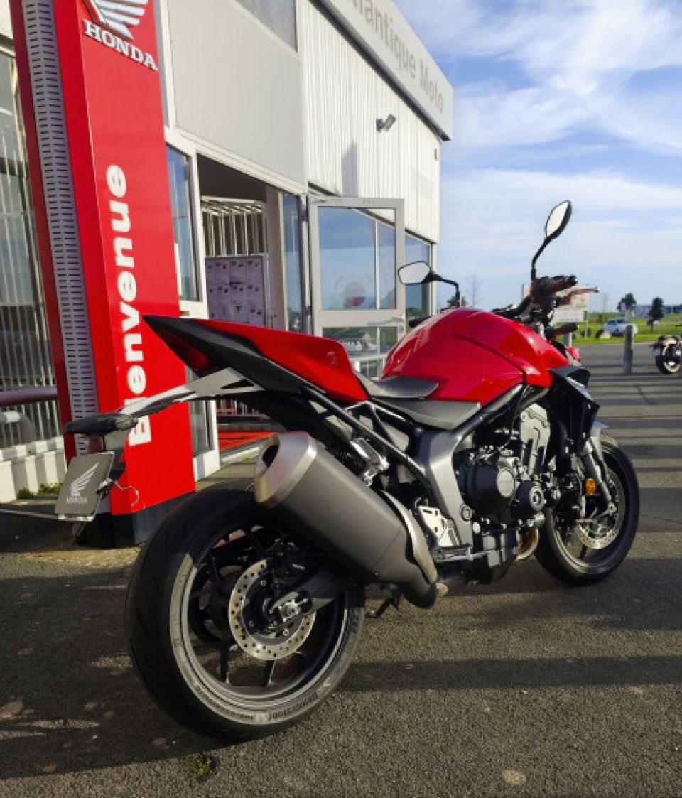 HONDA CB1000 Hornet 4