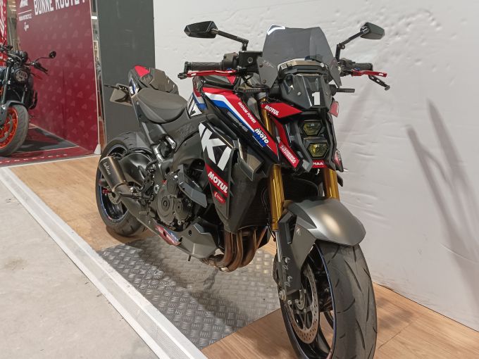 SUZUKI GSX-S 1000 4