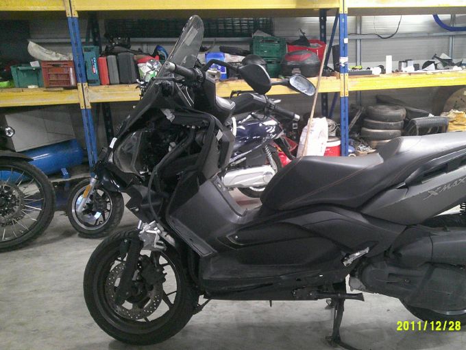 YAMAHA X-MAX 125 4