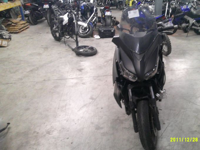 YAMAHA X-MAX 125 4