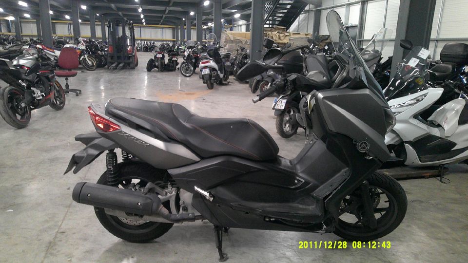YAMAHA X-MAX 125 4