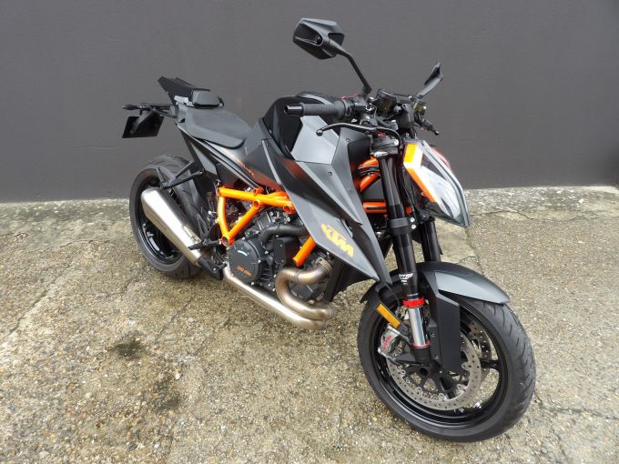 KTM 1290 SUPER DUKE R 4