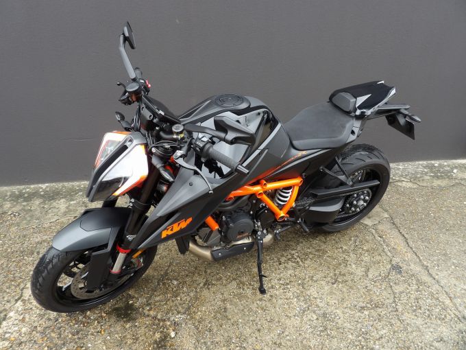 KTM 1290 SUPER DUKE R 4