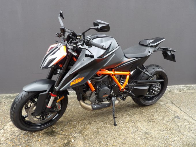 KTM 1290 SUPER DUKE R 4