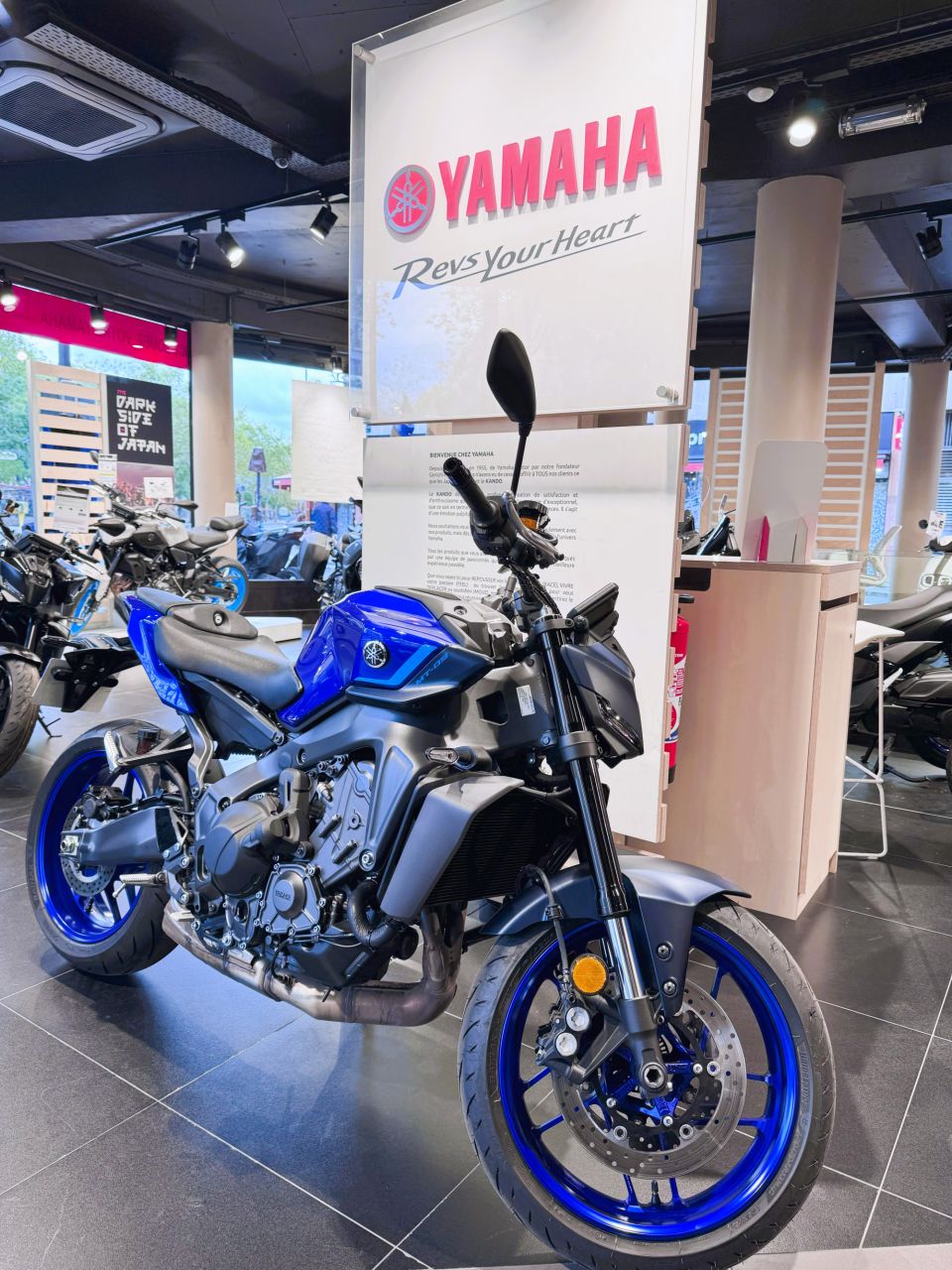 YAMAHA MT-09  Y-AMT 4