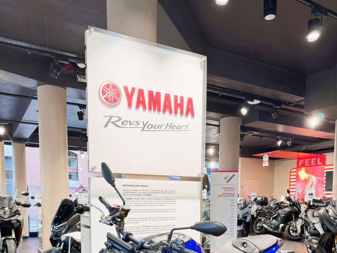 YAMAHA MT-09  Y-AMT 4