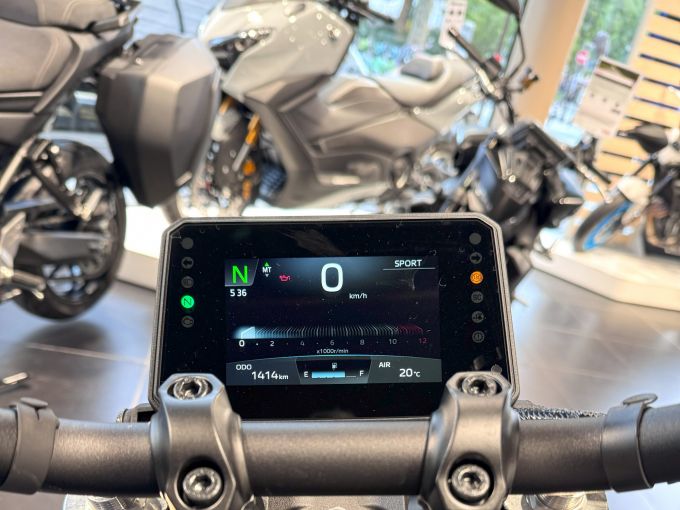 YAMAHA MT-09  Y-AMT 4