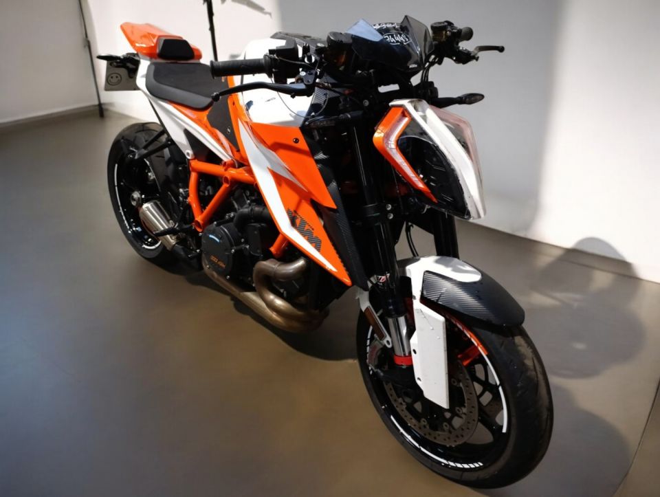 KTM 1290 SUPER DUKE R 4
