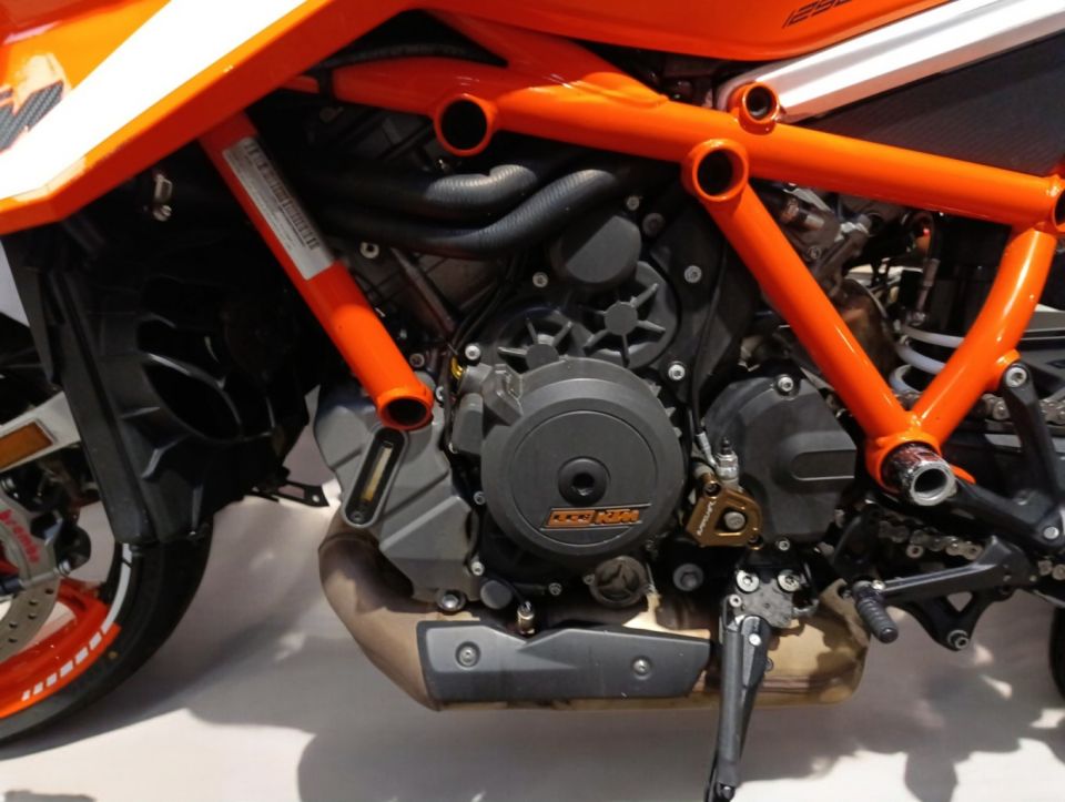 KTM 1290 SUPER DUKE R 4