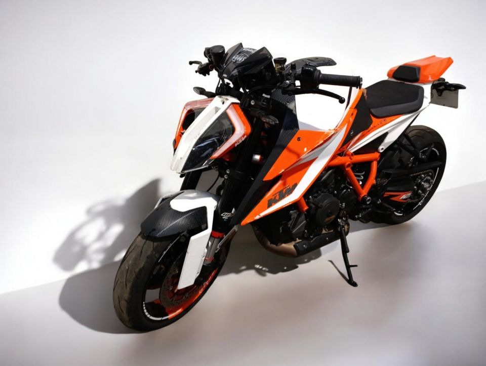 KTM 1290 SUPER DUKE R 4