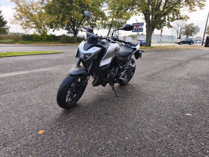 HONDA CB750 HORNET 4