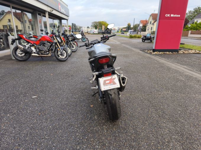 HONDA CB750 HORNET 4