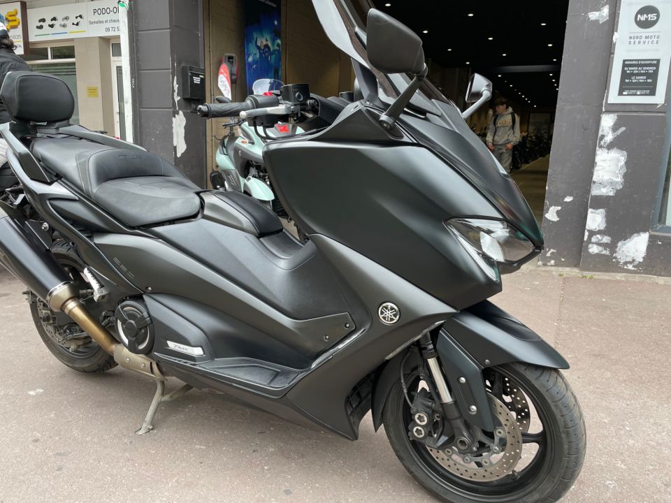 YAMAHA TMAX 560 4