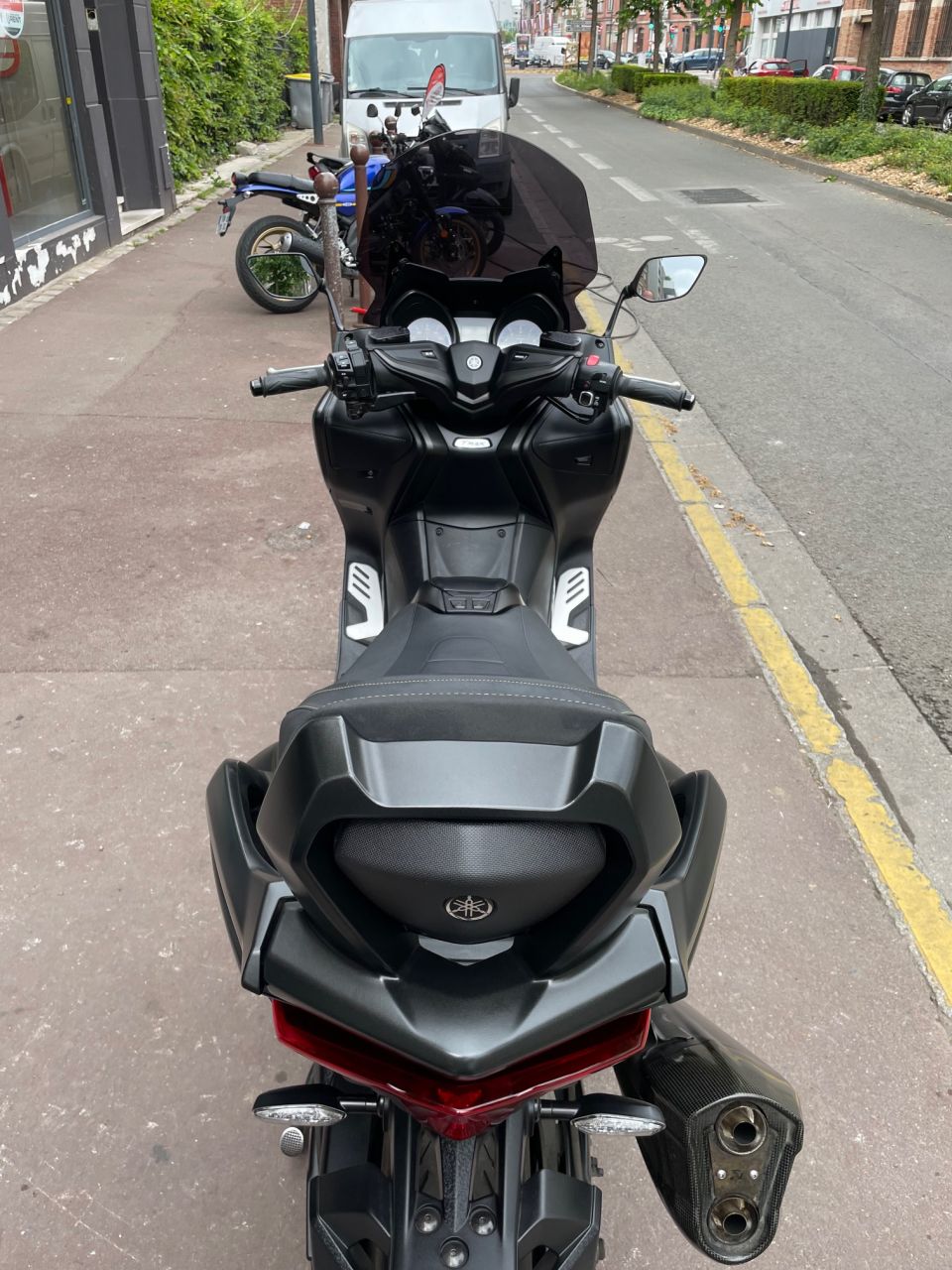 YAMAHA TMAX 560 4